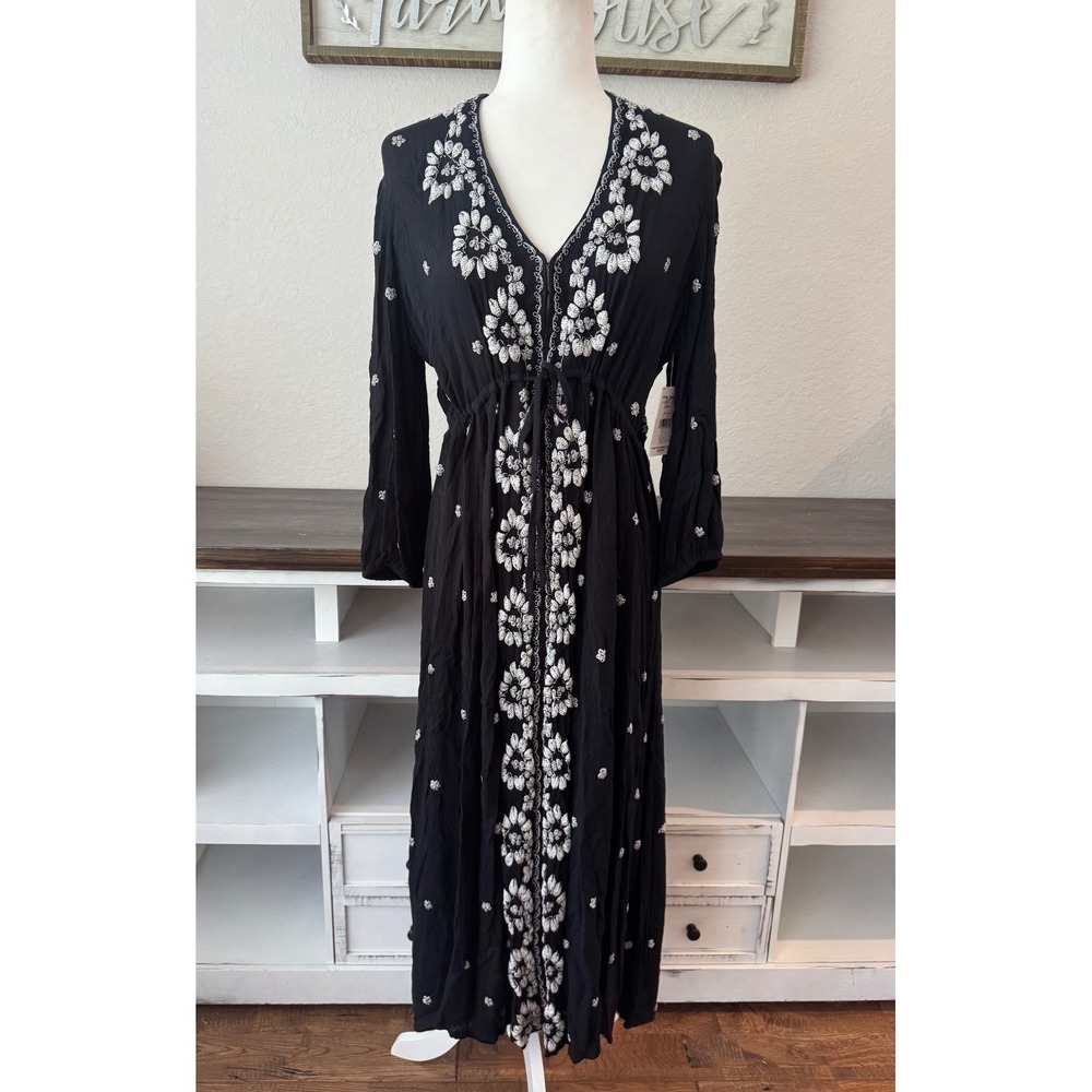 Free People Fable Embroidered Midi Dress Black White Floral Boho Size M NEW - Picture 3 of 12